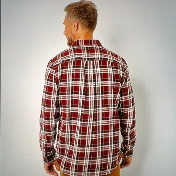 NWT men’s St John’s Bay Classic Fit Signature Flannel button down shirt, size M - Picture 2 of 8